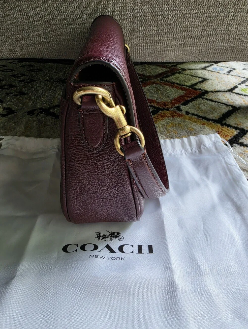 Coach Legacy Shoulder Bag Merlot - Picture 7 of 16
